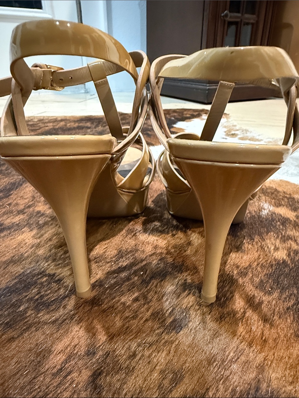 Yves Saint Laurent Tan Patent Leather Woven Sandals - Picture 3 of 6